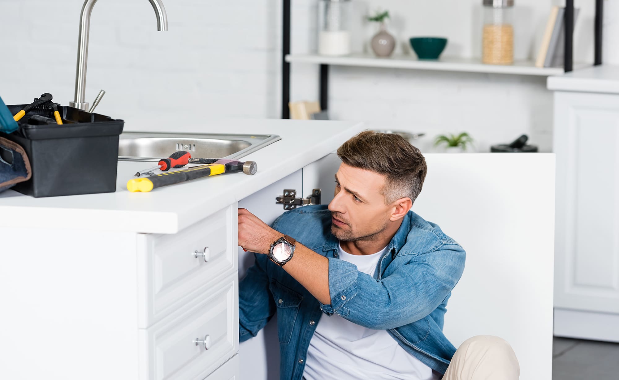 How to earth a kitchen sink?